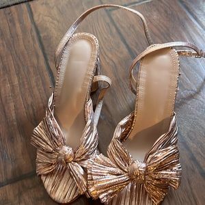 Metallic bronze bow knot chunky heel dress shoe